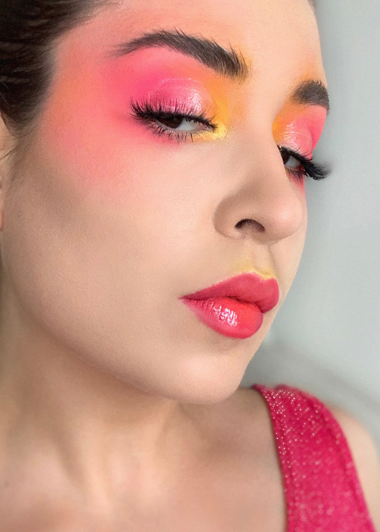 How to Do the Neon Makeup Trend